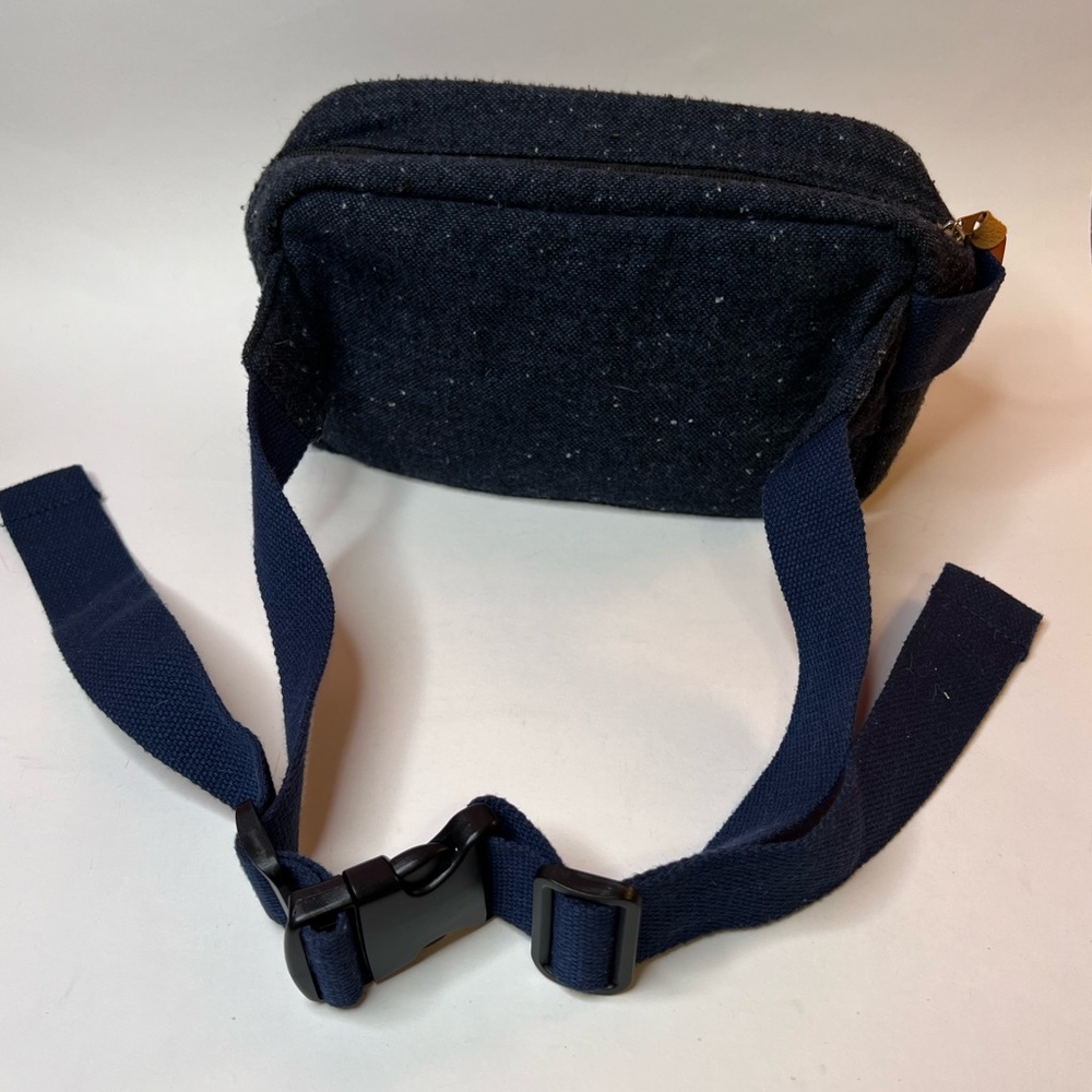 Foster & Rye Insulated Tailgating Fanny Pack - Picture 5 of 7